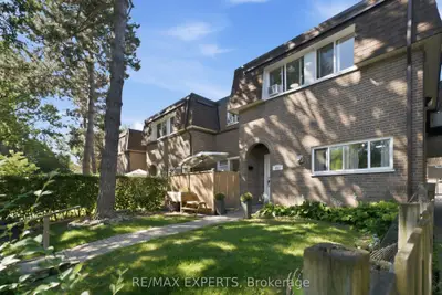 30 Tandridge Crescent 853, Toronto, On M9w 2p2