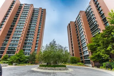 1400 Dixie Road 1708, Mississauga, On L5e 3e1