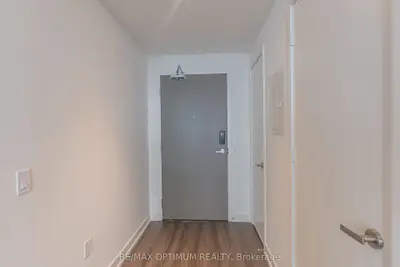 448 Burnhampthrope Road 6201, Mississauga, On L5b 0r4