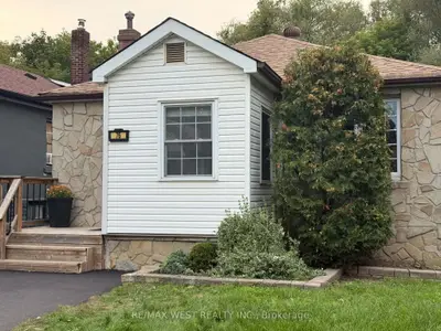 76 Laburnham Avenue, Toronto, On M8w 1s8