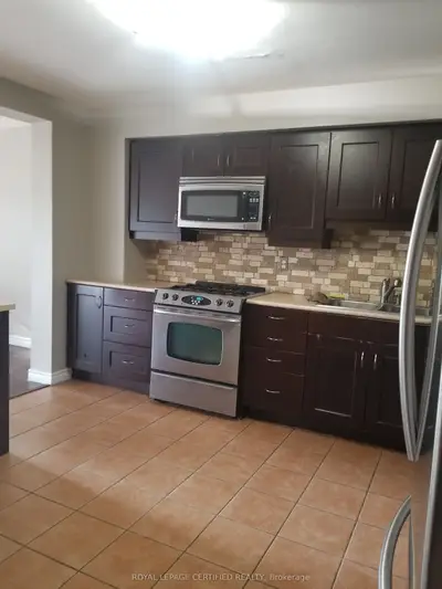 1452 Creditwoodlands Court Room, Mississauga, On L5c 3j5