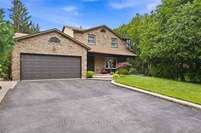 132 Hampton Heath Road, Burlington, On L7l 4n9