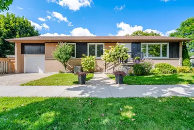 15 Velma Drive, Toronto, On M8z 2n2