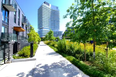 20 Brin Drive 1904, Toronto, On M8x 0b2