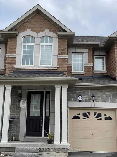 43 Hogan Manor Drive, Brampton, On L7a 4v3