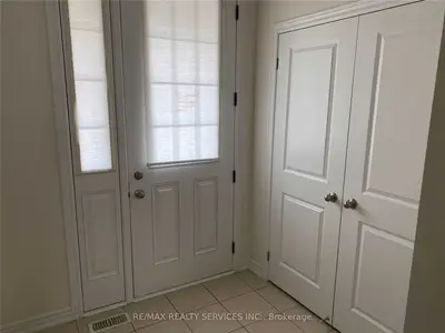 43 Hogan Manor Drive, Brampton, On L7a 4v3