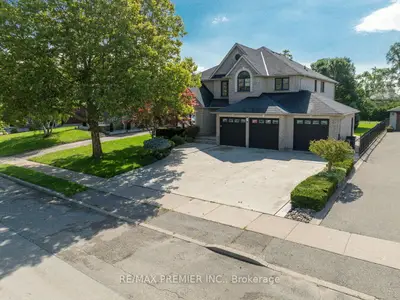 27 Gaydon Avenue, Toronto, On M9m 1g6