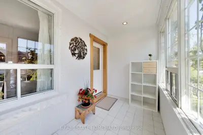 18 Britannia Avenue, Toronto, On M6n 3t7