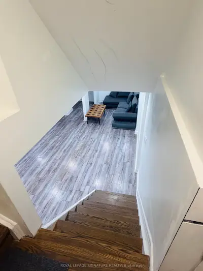 445 Malaga Road Room #2, Mississauga, On L5e 3v8
