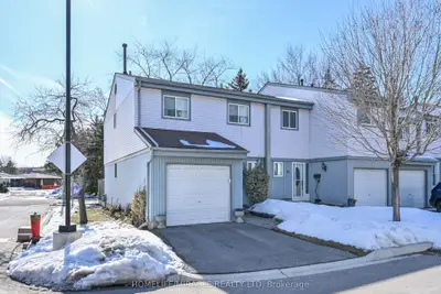 121 Falconer Drive 27, Mississauga, On L5n 2k8