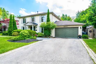 2052 Chippewa Trail, Mississauga, On L5h 3v7