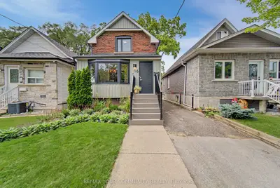 16 Cordella Avenue, Toronto, On M6n 2j6