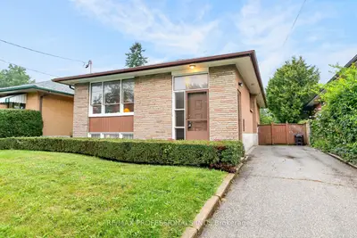 28 Baskerville Crescent, Toronto, On M9c 1t8