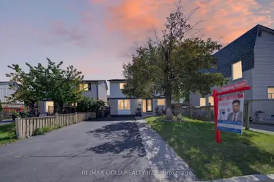 10 Jeffrey Street, Brampton, On L6s 2m9