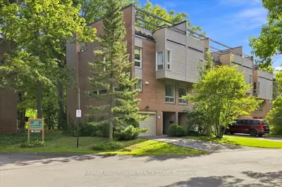 1250 Marlborough Court 13, Oakville, On L6h 2w7