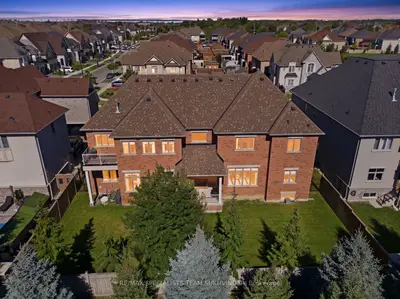 55 Burlwood Road, Brampton, On L6p 4e7