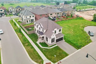 4 Vineyard Drive, Brampton, On L6y 1p3