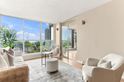 22 Southport Street 838, Toronto, On M6s 4y9