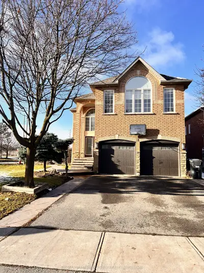2 Southbend Drive S, Brampton, On L7a 1j4