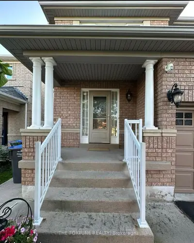 22 Waterdale Road Upper, Brampton, On L7a 1s3