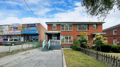 3241 Dufferin Street, Toronto, On M6a 2t2
