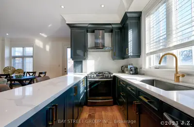 60 Emmett Avenue, Toronto, On M6m 2e6