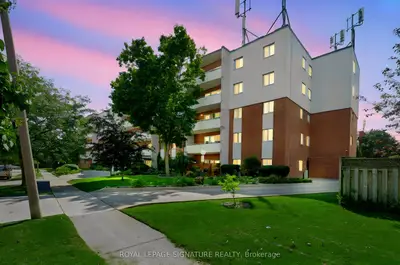 2485 Woking Crescent 401, Mississauga, On L5k 1z6