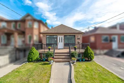 161 Northland Avenue, Toronto, On M6n 2e4