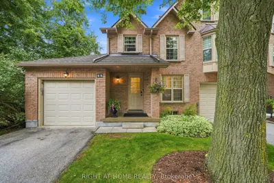 2272 Mowat Avenue 44, Oakville, On L6h 5l8