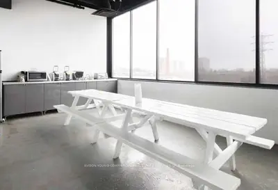 670 Caledonia Road 301, Toronto, On M6e 4v9