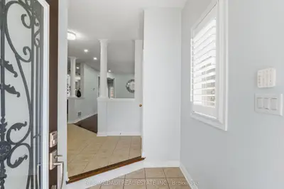 5604 Doctor Peddle Crescent, Mississauga, On L5m 0k6