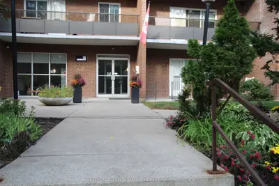 15 Elizabeth Street N 401, Mississauga, On L5g 2z3