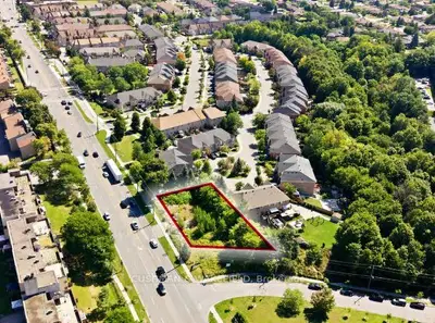 1629 Sheppard Avenue W, Toronto, On M3m 2x4