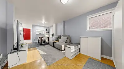 75 Rockcliffe Boulevard, Toronto, On M6n 4r4