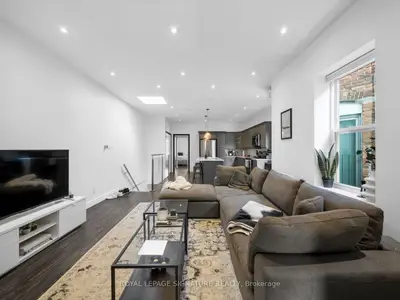 2243 Dundas Street W, Toronto, On M6r 1x6