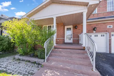 30 Fairhill Avenue, Brampton, On L7a 2e7