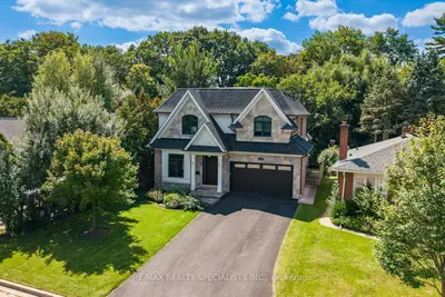1534 Trotwood Avenue, Mississauga, On L5g 3z9