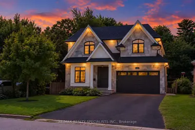 1534 Trotwood Avenue, Mississauga, On L5g 3z9