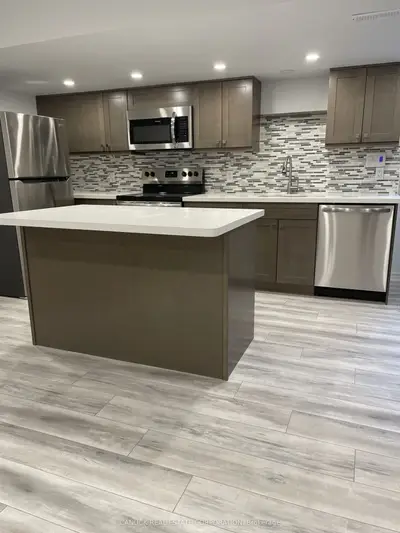 11 Navenby Crescent Lower Unit, Toronto, On M9l 1b1