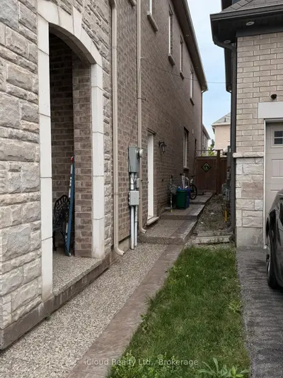 1303 Rose Way W, Milton, On L9e 1m2