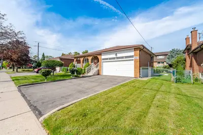 4107 Wilcox Road, Mississauga, On L4z 1b8