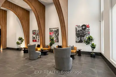 270 Dufferin Street 318, Toronto, On M6k 0h8
