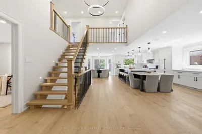 2029 Kempton Park Drive, Mississauga, On L5m 2z4