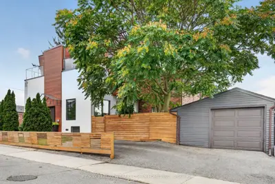120 Hope Street, Toronto, On M6e 1k1