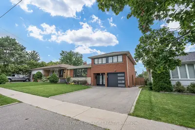 68 Stapleton Drive, Toronto, On M9r 2z9
