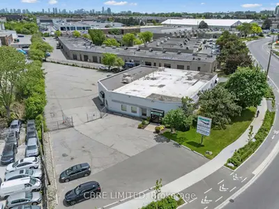 4077 Chesswood Drive, Toronto, On M3j 2r8