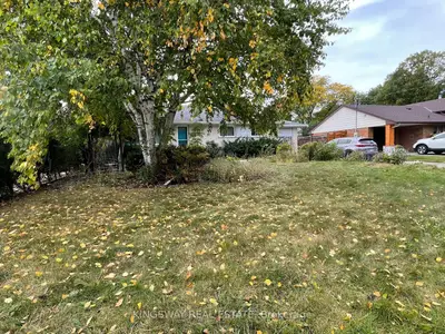 16 Plainsman Road, Mississauga, On L5n 1c5