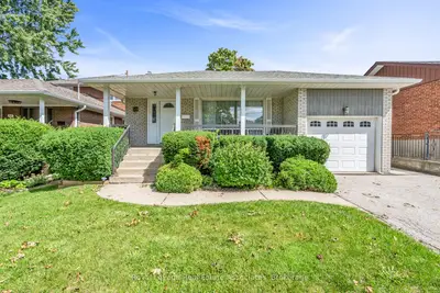 59 Stapleton Drive, Toronto, On M9r 2z8