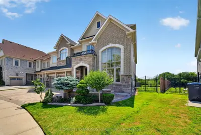 115 Latania Boulevard, Brampton, On L6p 2z2