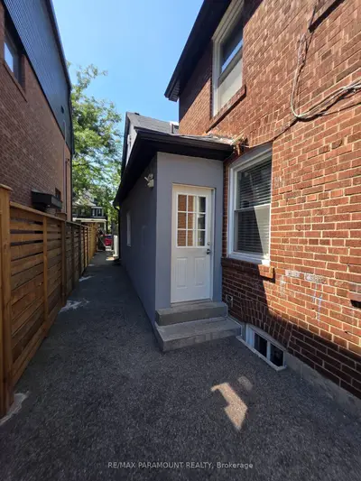 291 Pacific Avenue Main, Toronto, On M6p 2p8